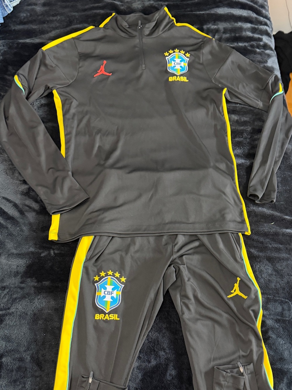 Brazil Strike
Men's Jordan Dri-FIT Football Knit Drill kit